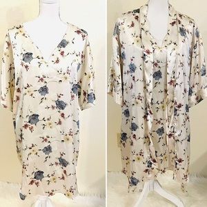 Vintage Barbizon floral nightgown robe set.
